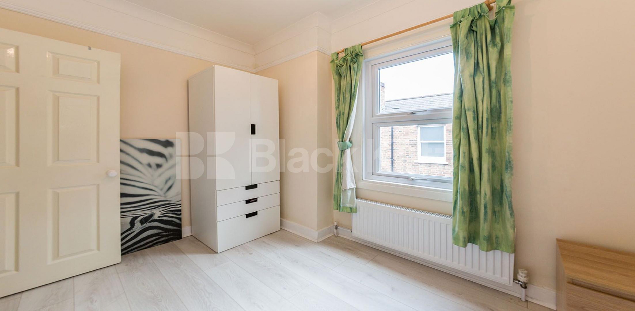 			THIS PROPERTY IS NOW ON HOLD, 2 Bedroom, 1 bath, 1 reception Flat			 Muswell Avenue, Muswell Hill 
